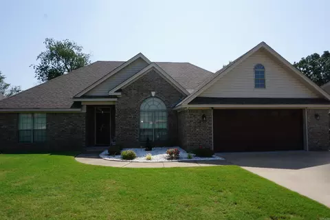 1406 Sydney St, Searcy, AR 72143