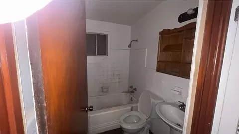 Bath - 3408 Iris St, Pine Bluff, AR 71603 photo 1 of 1