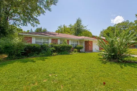 9003 Clover Hill Rd, Little Rock, AR 72205