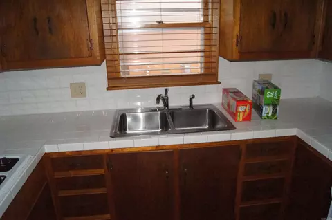 Kitchen - 39 Mohawk, Searcy, AR 72143 photo 3 of 5