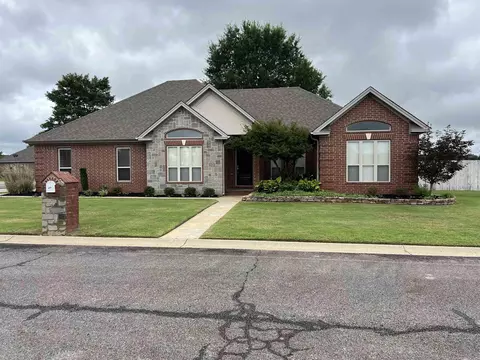 425 Natalie Cir, Searcy, AR 72143