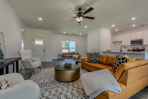 400 Genesis Dr, Benton, AR 72015 photo 9