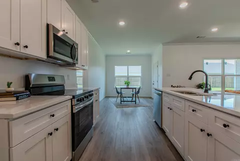 400 Genesis Dr, Benton, AR 72015 photo 22
