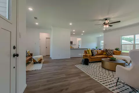 400 Genesis Dr, Benton, AR 72015 photo 4