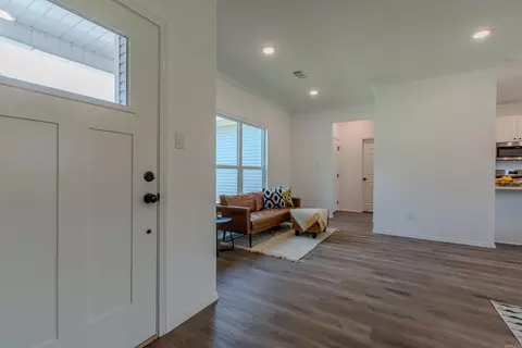 400 Genesis Dr, Benton, AR 72015 photo 3