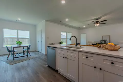 400 Genesis Dr, Benton, AR 72015 photo 21