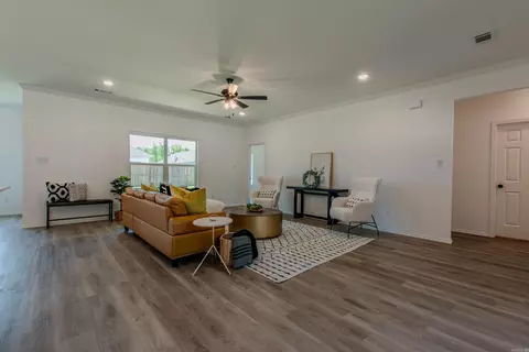 400 Genesis Dr, Benton, AR 72015 photo 8