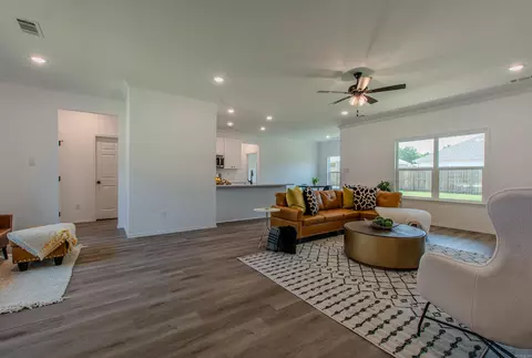 400 Genesis Dr, Benton, AR 72015 photo 5