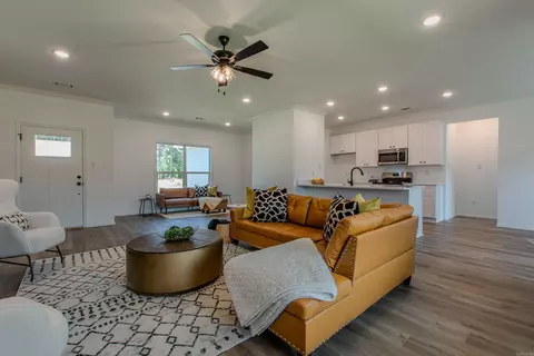 400 Genesis Dr, Benton, AR 72015 photo 12