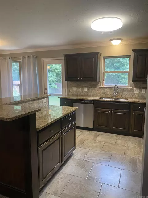 Kitchen - 56 Eaglebrook Dr, Conway, AR 72032 photo 1 of 3