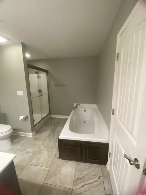 Bath - 56 Eaglebrook Dr, Conway, AR 72032 photo 1 of 9