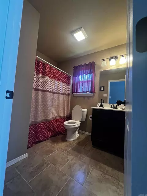 Bath - 112 Sunflower Ln, Beebe, AR 72012 photo 1 of 3