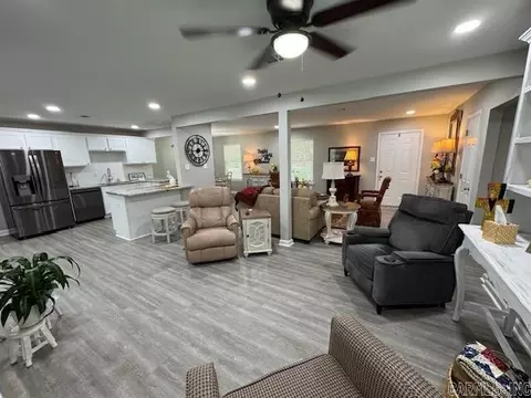 105 Azalea, Lonoke, AR 72086 photo 9