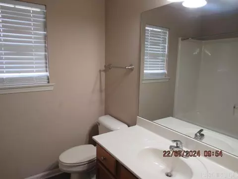 Bath - 1745 Milestone Dr, Conway, AR 72034 photo 1 of 1
