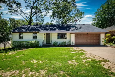 75 Warwick Rd, Little Rock, AR 72205