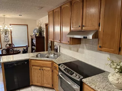Kitchen - 2906 Wicket St, Conway, AR 72034 photo 3 of 4