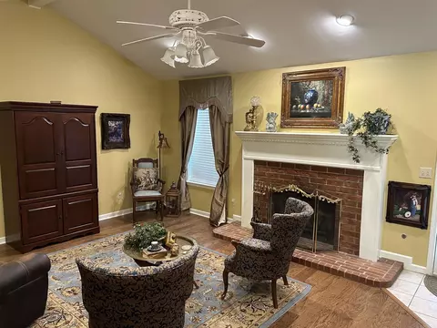 Living - 2906 Wicket St, Conway, AR 72034 photo 1 of 2