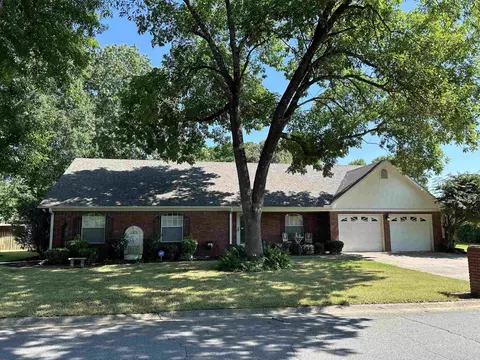 Exterior - 2906 Wicket St, Conway, AR 72034 photo 1 of 9