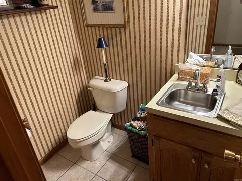 Bath - 2906 Wicket St, Conway, AR 72034 photo 1 of 4