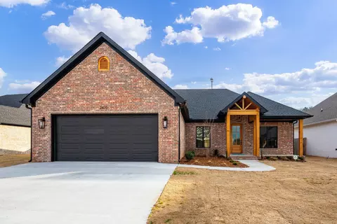 2435 Lilac Dr, Conway, AR 72034 photo 1