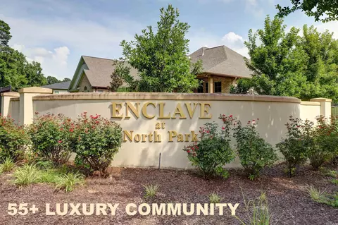 2 Enclave Cir, Texarkana, TX 75503
