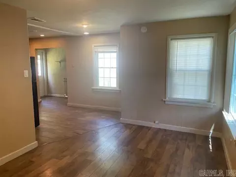 612 1st St, Conway, AR 72032 photo 4