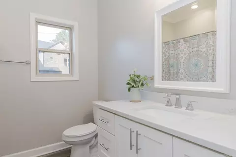 Bath - 6012 Centark Ct, Alexander, AR 72002 photo 3 of 4