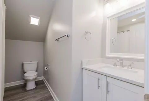 Bath - 6012 Centark Ct, Alexander, AR 72002 photo 4 of 4