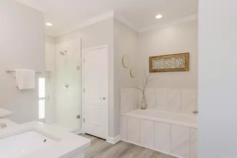 Bath - 6012 Centark Ct, Alexander, AR 72002 photo 1 of 4