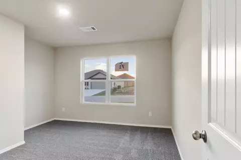 Bedroom - 1296 Meadows Dr, Benton, AR 72019 photo 4 of 7