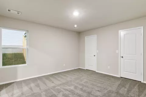 Bedroom - 1296 Meadows Dr, Benton, AR 72019 photo 5 of 7