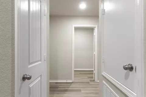 Entry Way - 1296 Meadows Dr, Benton, AR 72019 photo 5 of 5
