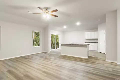 Living - 1296 Meadows Dr, Benton, AR 72019 photo 3 of 6