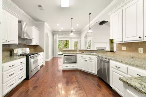 Kitchen - 1584 Vista Dr, Cabot, AR 72023 photo 6 of 7