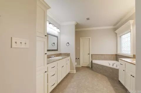 Bath - 1584 Vista Dr, Cabot, AR 72023 photo 1 of 9