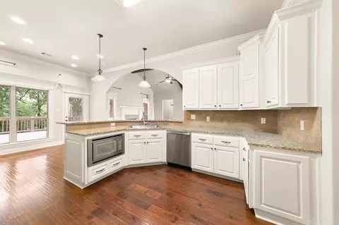 Kitchen - 1584 Vista Dr, Cabot, AR 72023 photo 5 of 7