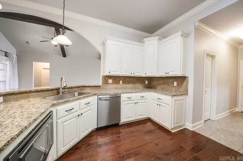 Kitchen - 1584 Vista Dr, Cabot, AR 72023 photo 4 of 7