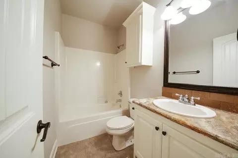 Bath - 1584 Vista Dr, Cabot, AR 72023 photo 9 of 9