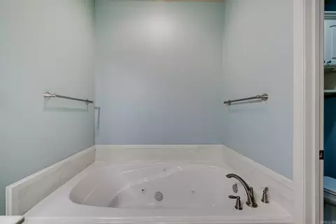 Bath - 23 Bowling Ln, Conway, AR 72032 photo 2 of 5