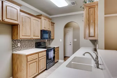 Kitchen - 23 Bowling Ln, Conway, AR 72032 photo 3 of 3
