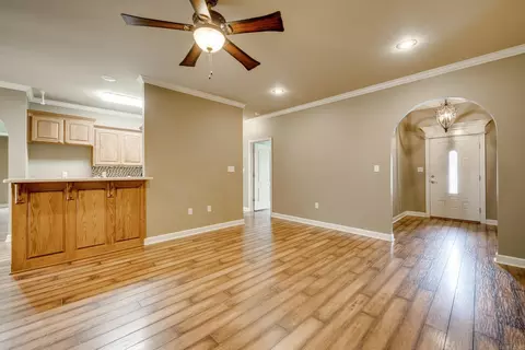 Living - 23 Bowling Ln, Conway, AR 72032 photo 4 of 7