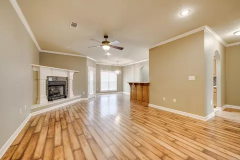 Living - 23 Bowling Ln, Conway, AR 72032 photo 3 of 7