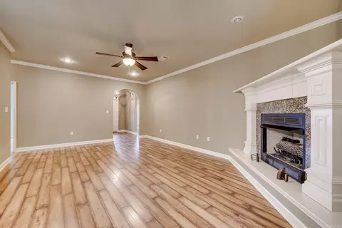 Living - 23 Bowling Ln, Conway, AR 72032 photo 5 of 7