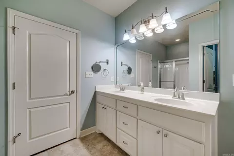 Bath - 23 Bowling Ln, Conway, AR 72032 photo 4 of 5