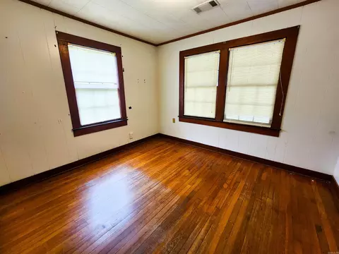 408 W Pine St, Benton, AR 72015 photo 7