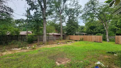 Exterior - 700 W 33rd Ave, Pine Bluff, AR 71603 photo 5 of 7