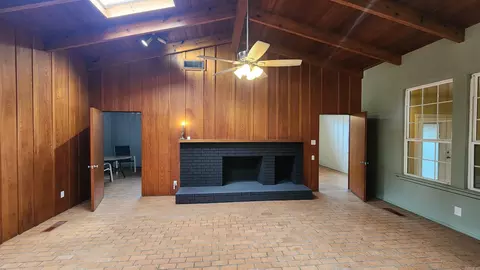 Living - 700 W 33rd Ave, Pine Bluff, AR 71603 photo 1 of 4