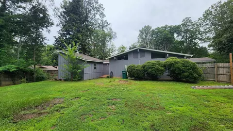 Exterior - 700 W 33rd Ave, Pine Bluff, AR 71603 photo 3 of 7