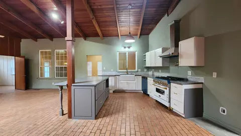 Kitchen - 700 W 33rd Ave, Pine Bluff, AR 71603 photo 1 of 1