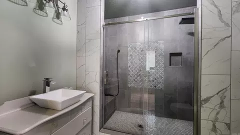 Bath - 700 W 33rd Ave, Pine Bluff, AR 71603 photo 1 of 4